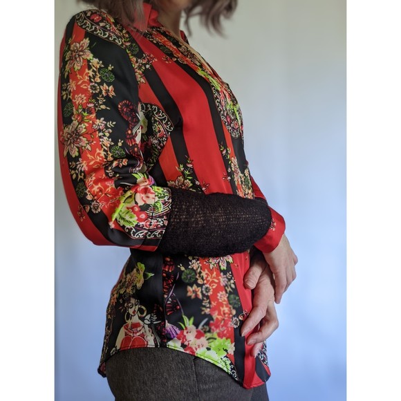 Abstract, multi-material button up. Red & black w/ floral & geisha print. US 6 - Picture 10 of 12